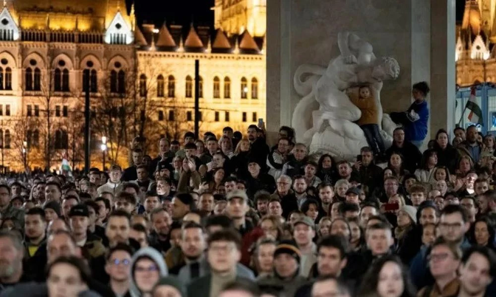 Ουγγαρία: Μαζικές διαδηλώσεις κατά του Όρμπαν για υπόθεση δωροδοκίας